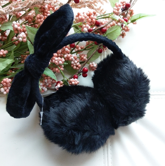 🔥LAST 1🔥NWT BLACK FAUX FUR EARMUFFS WITH BOW - Picture 1 of 6